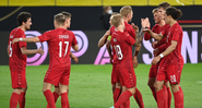 Jogadores da Dinamarca comemorando o gol de empate - Getty Images