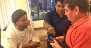 Em casa de empresária, Ministério Público encontra lote de bolas estampadas com rosto de Ronaldinho - Divulgação/ Fiscália Paraguay
