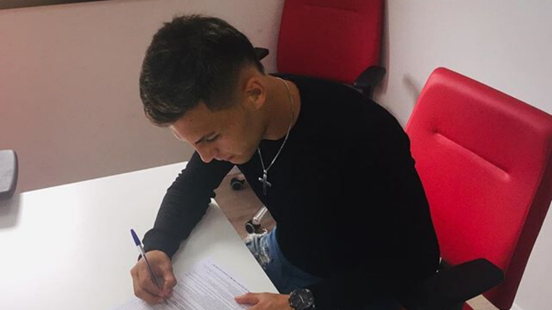 Maxi Zalazar assinando contrato com o Inter - Instagram