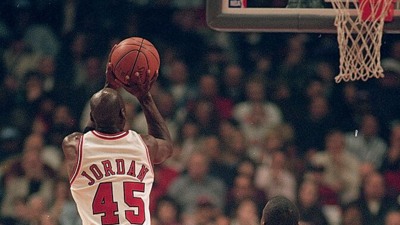 Michael Jordan revela mágoa por não ter tentado mais um título pelos Bulls na NBA - GettyImages
