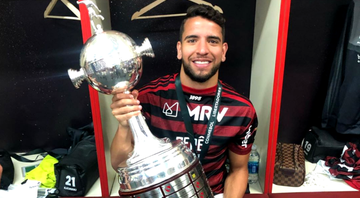 Flamengo quase rescindiu com Pepê, mas quando soube que meia iria para o Botafogo, voltou atrás - Reprodução/Instagram