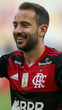 Éverton Ribeiro em ação pelo Flamengo
