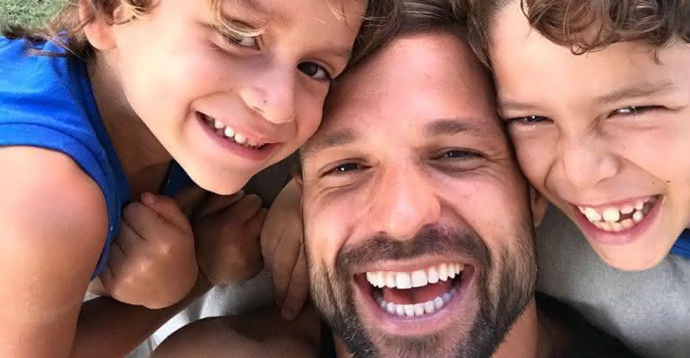 Diego com os filhos, Davi e Matteo - Reprodução/Instagram