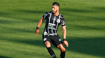 Giuliano com a camisa do Corinthians em campo pelo clube - GettyImages