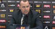 Ex-treinador do Atlético MG rebateu as críticas que recebeu do meio-campista - TV Galo