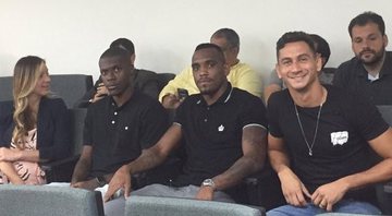Ganso (à direita) comparece ao tribunal junto com outros jogadores do Fluminense - Reprodução Twitter