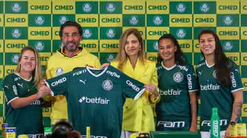 Jogadoras do Palmeiras no anúncio do patrocínio - Fabio Menotti / Flickr Palmeiras