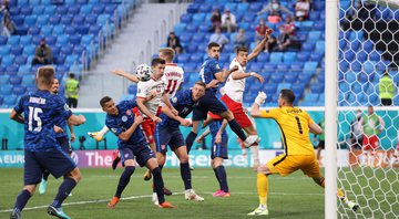 Com um a mais, Eslováquia derrota Polônia na estreia da Euro - GettyImages