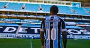Douglas Costa conta bastidores de negociação e não prevê data para estreia no Grêmio - Jéssica Maldonado / Grêmio