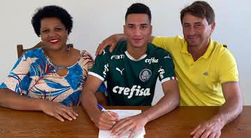 Henri renovou seu contrato com o Verdão até 2025 - Divulgação / Palmeiras