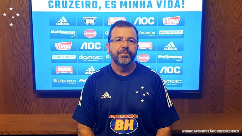 Enderson se mostrou empolgado com a chegada de Régis - Divulgação / Cruzeiro