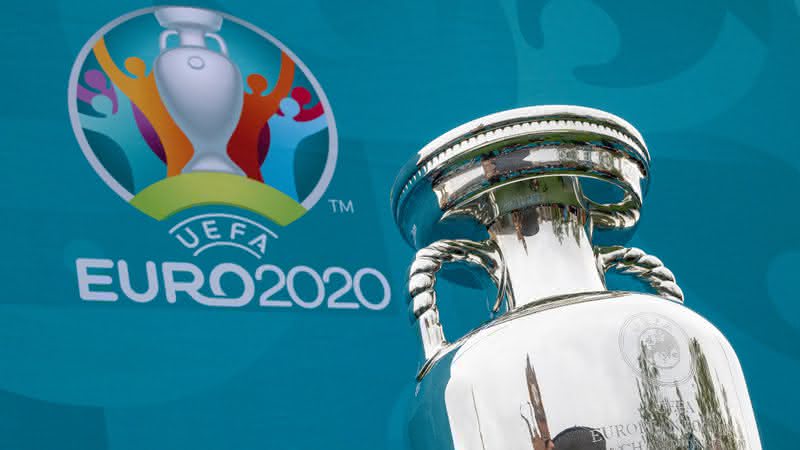 Logo e a taça da Euro 2020 - Getty Images
