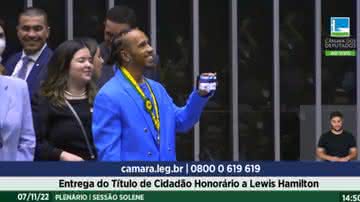 Lewis Hamilton é cidadão honorário do Brasil - Reprodução/Youtube