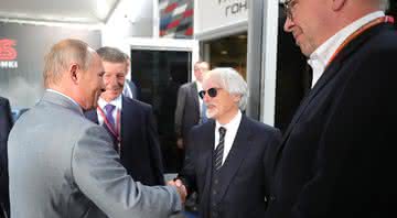 Bernie Ecclestone ao lado de Wladimir Putin - Kremlin