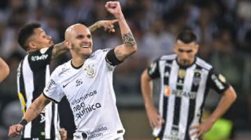 Corinthians negocia renovação com Fábio Santos - Getty Images
