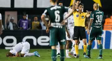 Felipe Melo recebe terceiro cartão amarelo e está fora jogo contra o Botafogo - GettyImages