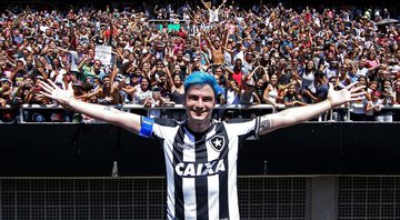 Felipe Neto em ação pelo Botafogo - Instagram