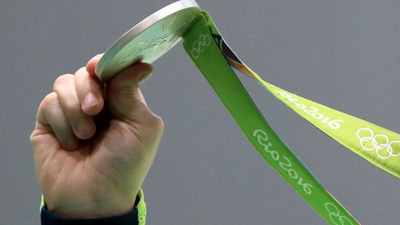 A primeira medalha do Brasil, a prata na mão de Felipe Wu - Sam Greenwood/Equipa