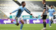 Ferrán Torres comemorando seu primeiro gol no jogo - Getty Images