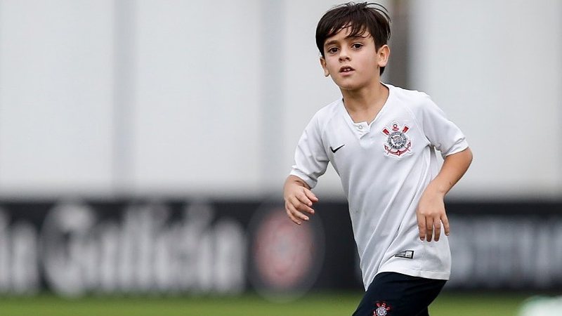 Henrique mostrou que está seguindo os passos do pai no esporte! - Divulgação/Corinthians