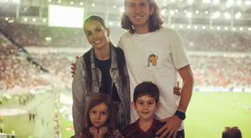 Filipe Luis e família em tarde de passeio - Instagram