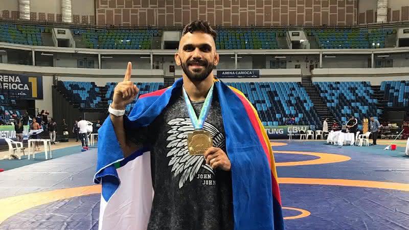 Inspirado pelo pai, Filipe Esteves vive o sonho de ser lutador profissional - Instagram