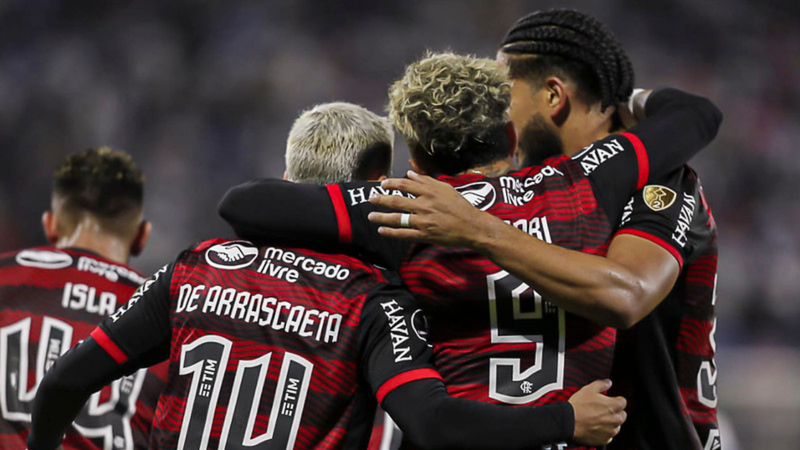 Flamengo com seus jogadores abraçados - Gilvan de Souza/Flamengo/Flickr