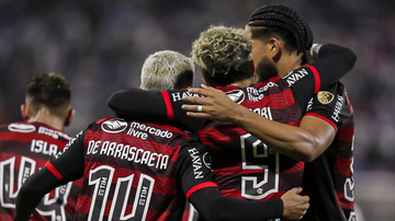 Flamengo com seus jogadores abraçados - Gilvan de Souza/Flamengo/Flickr