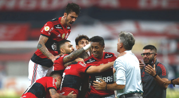 Jogadores do Flamengo comemorando o gol diante do Corinthians no Brasileirão - GettyImages