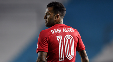 Daniel Alves pode ser reforço do Flamengo, mas está mais próximo do Fluminense - GettyImages