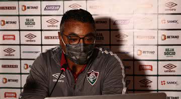 Roger Machado é alvo da torcida do Fluminense nas redes sociais - Lucas Merçon/Fluminense