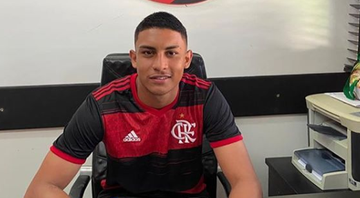 Sobrevivente de tragédia no Ninho assina primeiro contrato profissional com o Flamengo - Instagram