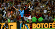 Gabigol fez o seu tradicional gesto na vitória do Flamengo sobre o Vasco e gerou polêmica - Marcelo Cortes/Flamengo