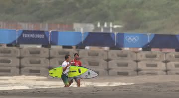 Gabriel Medina e Julian Wilson nutrem boa rivalidade no Surfe - GettyImages