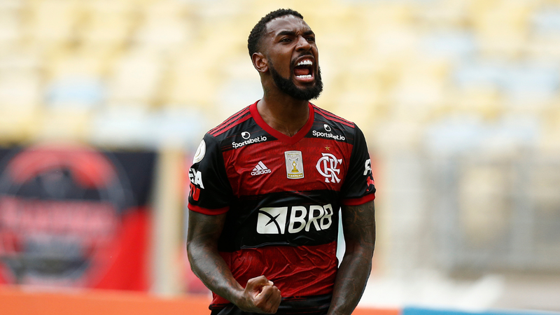 Gerson comemorando gol pelo Flamengo