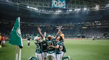 Elenco do Palmeiras comemorando gol - GettyImages