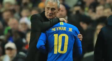 Tite abraça Neymar Jr. - Getty Images