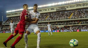 Gustavo Henrique pode desfalcar o Santos na partida contra o Inter - Getty Images