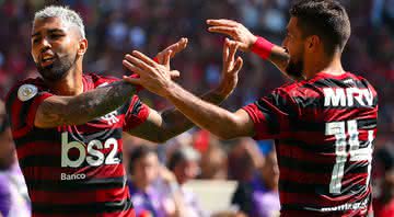 Gabigol e Arrascaeta comemoram gol juntos - Getty Images