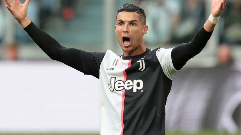 Cristiano Ronaldo em ação com a camisa da Juventus - GettyImages