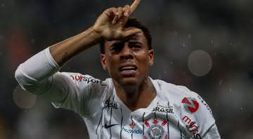 Gustavo comemorando gol pelo Corinthians - GettyImages