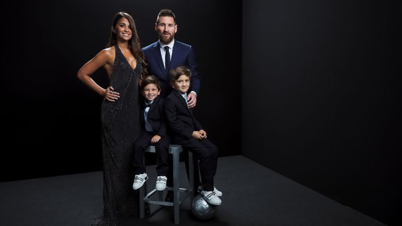 Messi e Antonela com os filhos na premiação da Bola de Ouro - Getty Images