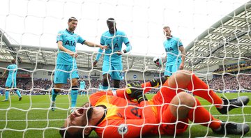 Goleirose machuca em jogo do Tottenham contra o Brighton pelo Campeonato Inglês - GettyImages