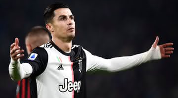 Cristiano Ronaldo em ação contra o Milan em partida válida pelo Campeonato Italiano - Gettyimages