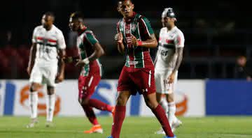 Marcos Paulo comemorando gol com a camisa do Fluminense - GettyImages