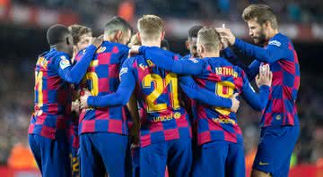 Barcelona lança seu quarto uniforme para a temporada 2019-20 escrito "com sangue" - gettyimages
