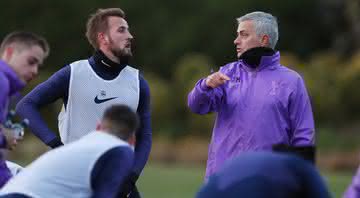 Na primeira partida de Mourinho como técnico do Tottenham, a equipe venceu o West Ham por 3 a 2 - Getty Images
