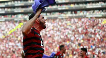 Rhodolfo agradeceu aos torcedores e companheiros pelos anos de Flamengo - GettyImages