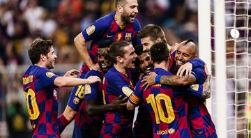 Jogadores do Barcelona comemorando gol - GettyImages