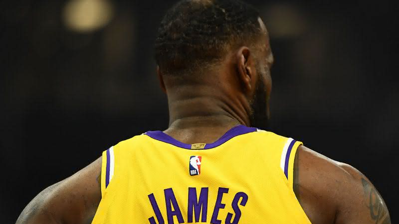 Após quebrar série de derrotas, Lakers perdem para os Kings em Los